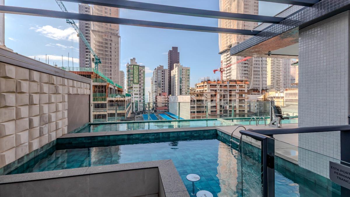 Apartamento com 3 suítes no Edifício Grand Mirage no Centro em Itapema