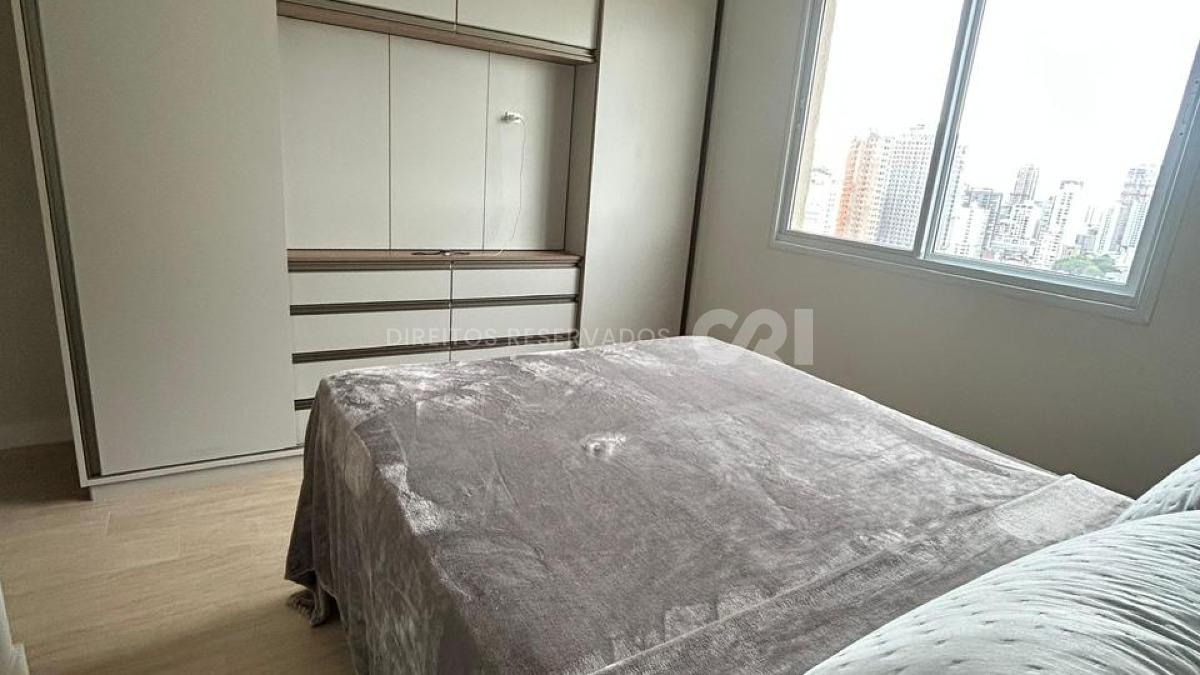 Apartamento com 2 quartos no Vila das Aroeiras na Meia Praia em Itapema