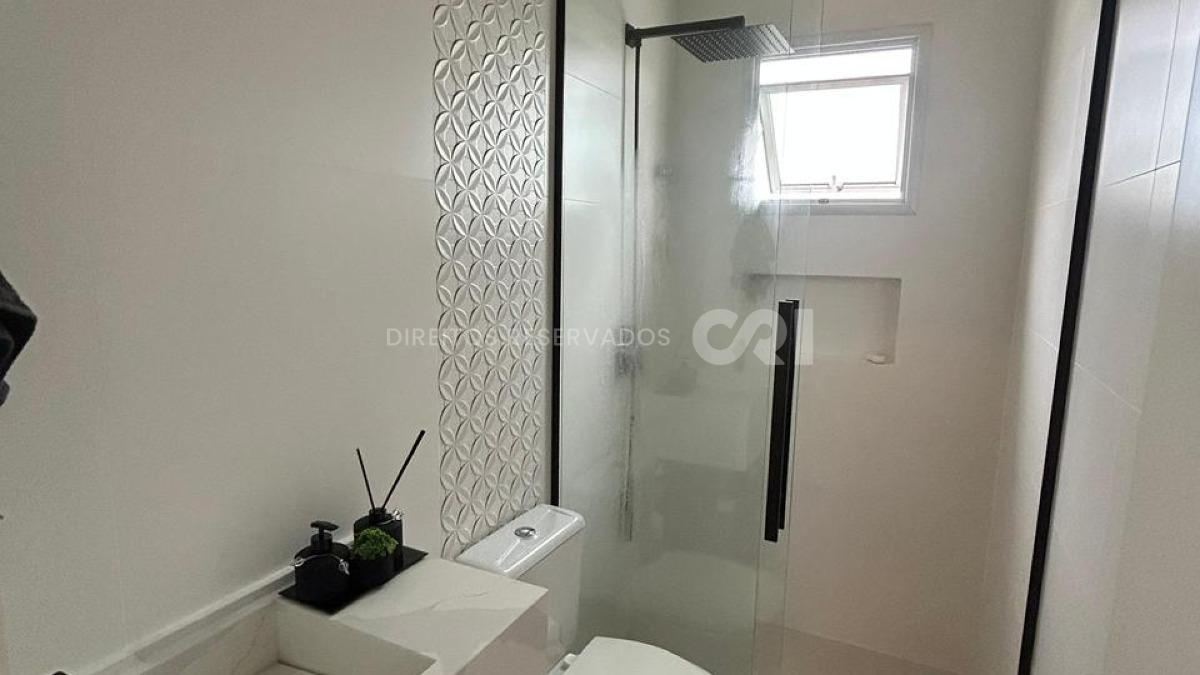Apartamento com 2 quartos no Vila das Aroeiras na Meia Praia em Itapema