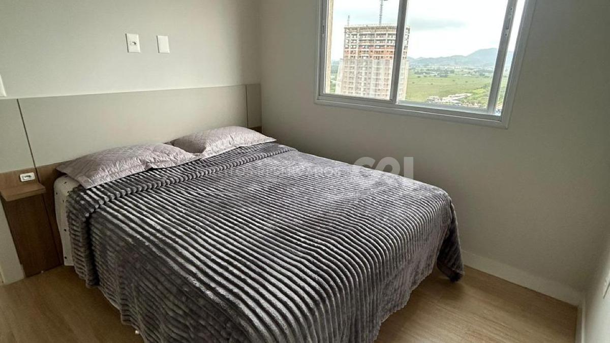 Apartamento com 2 quartos no Vila das Aroeiras na Meia Praia em Itapema