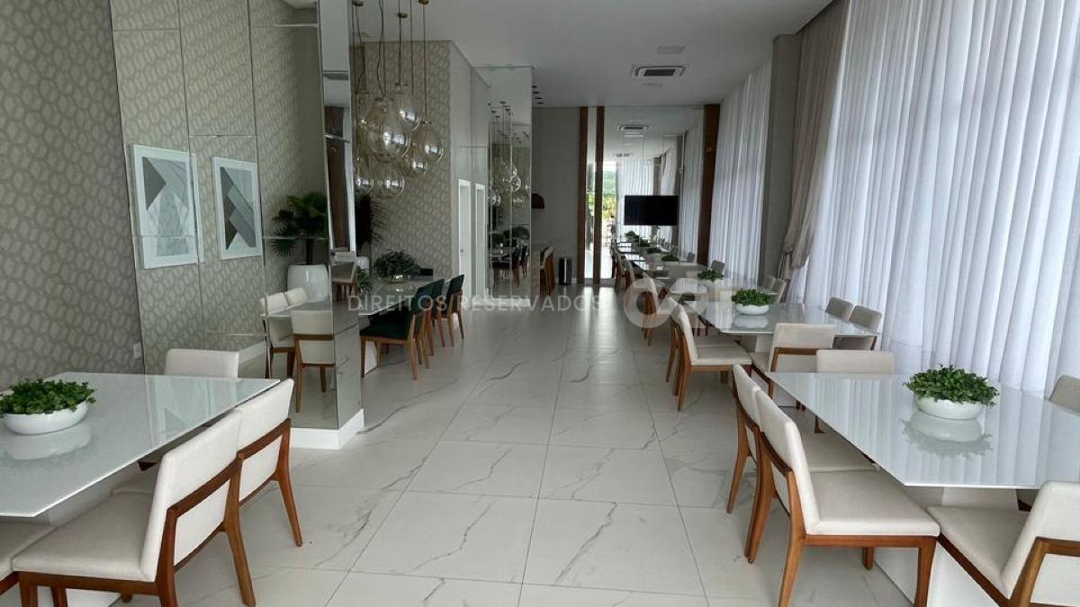 Apartamento com 2 quartos no Vila das Aroeiras na Meia Praia em Itapema