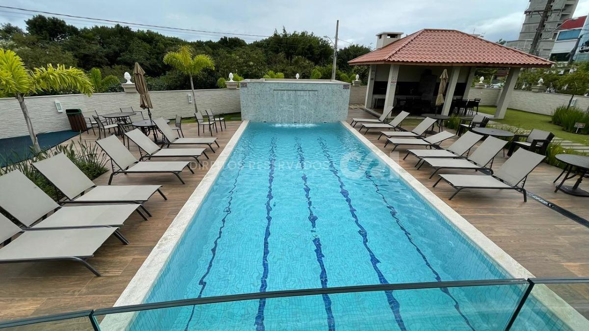 Apartamento com 2 quartos no Vila das Aroeiras na Meia Praia em Itapema