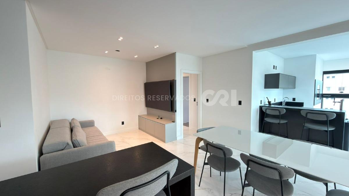Apartamento com 3 suítes no Edifício Le Voyage na Meia Praia em Itapema