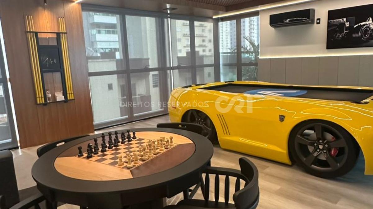 Apartamento com 3 suítes no Edifício Le Voyage na Meia Praia em Itapema