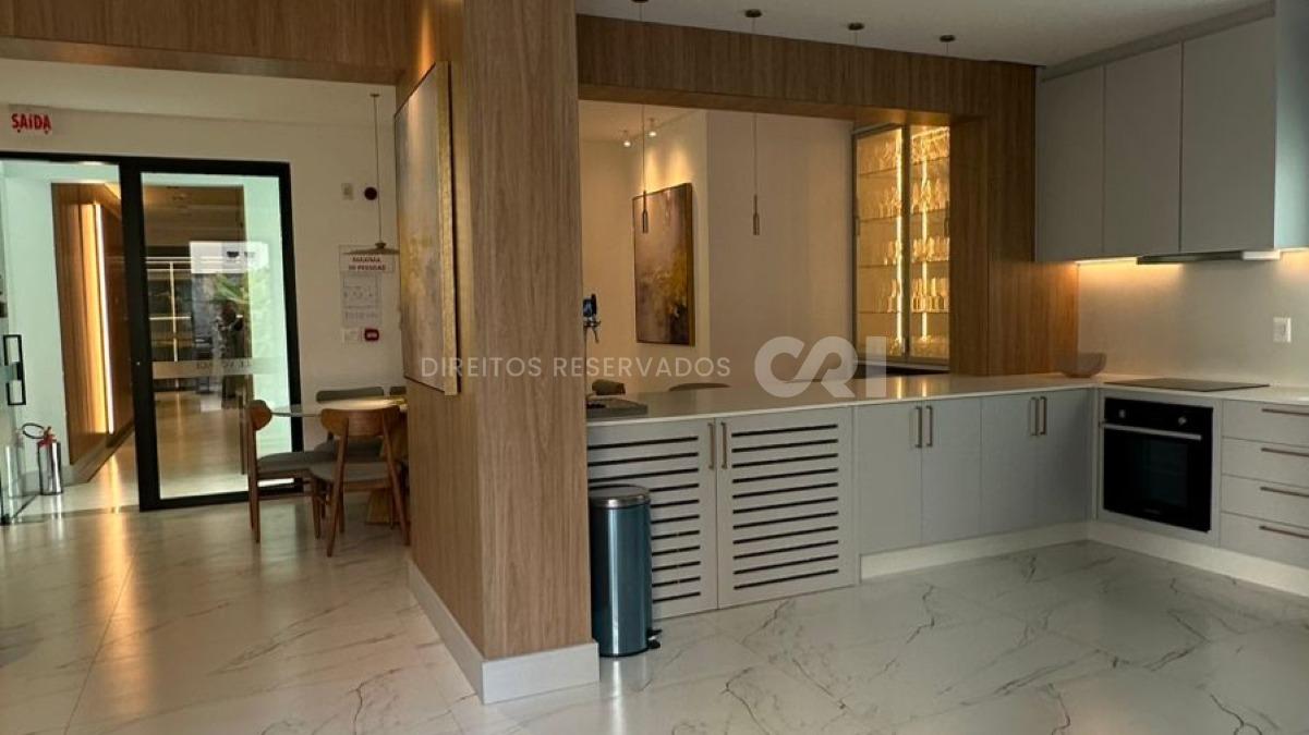 Apartamento com 3 suítes no Edifício Le Voyage na Meia Praia em Itapema