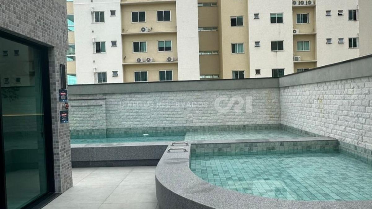 Apartamento com 3 suítes no Edifício Le Voyage na Meia Praia em Itapema