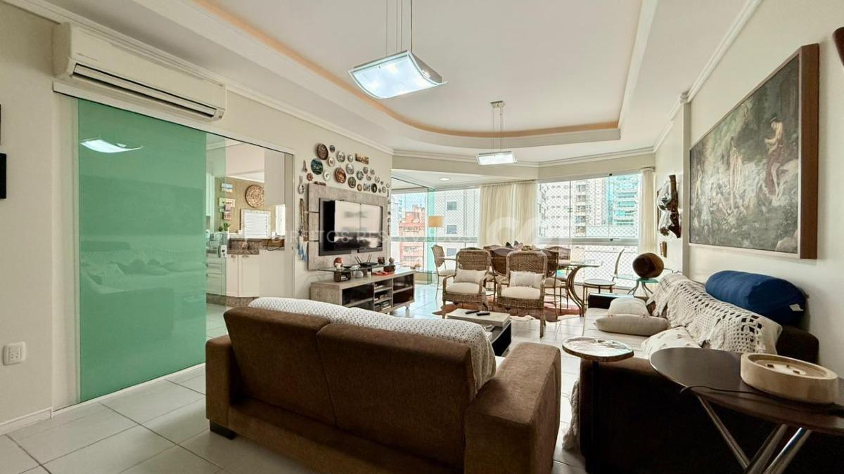 Apartamento com 3 quartos no Edifício Yucumã na Meia Praia Itapema