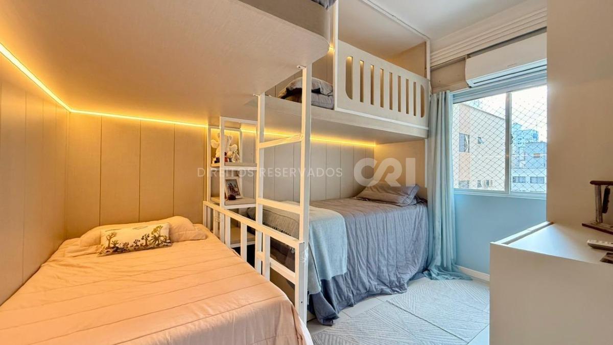 Apartamento com 3 quartos no Edifício Yucumã na Meia Praia Itapema