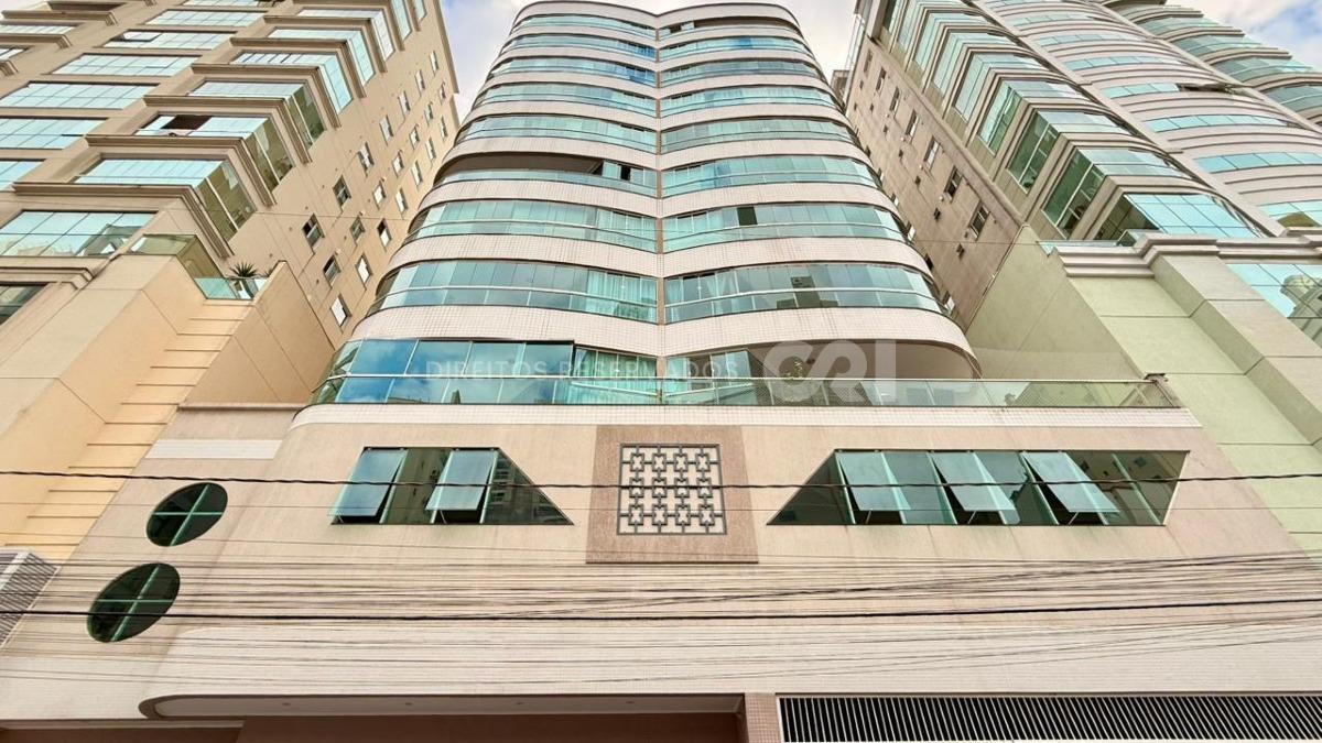 Apartamento com 3 quartos no Edifício Yucumã na Meia Praia Itapema