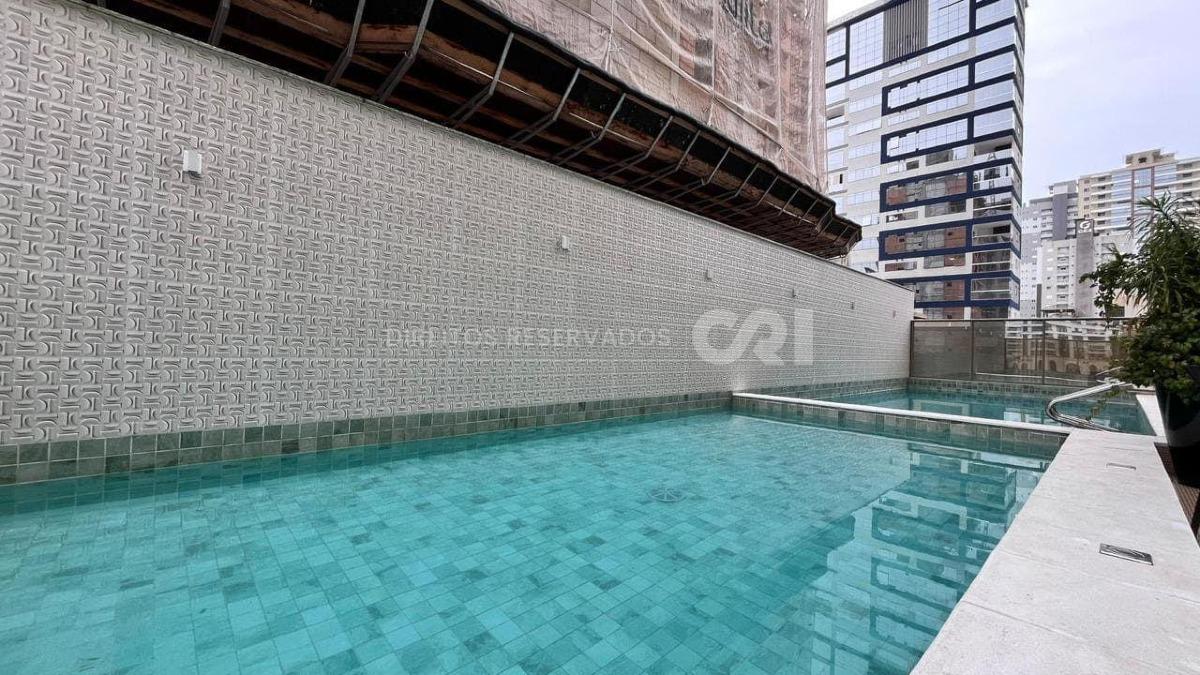 Apartamento com 3 suítes no Edifício Ville de Lyon na Meia Praia em Itapema