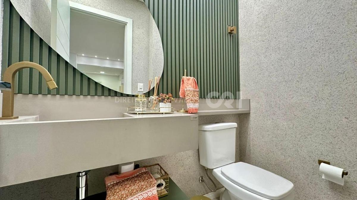 Apartamento com 3 suítes no Edifício Ville de Lyon na Meia Praia, Itapema