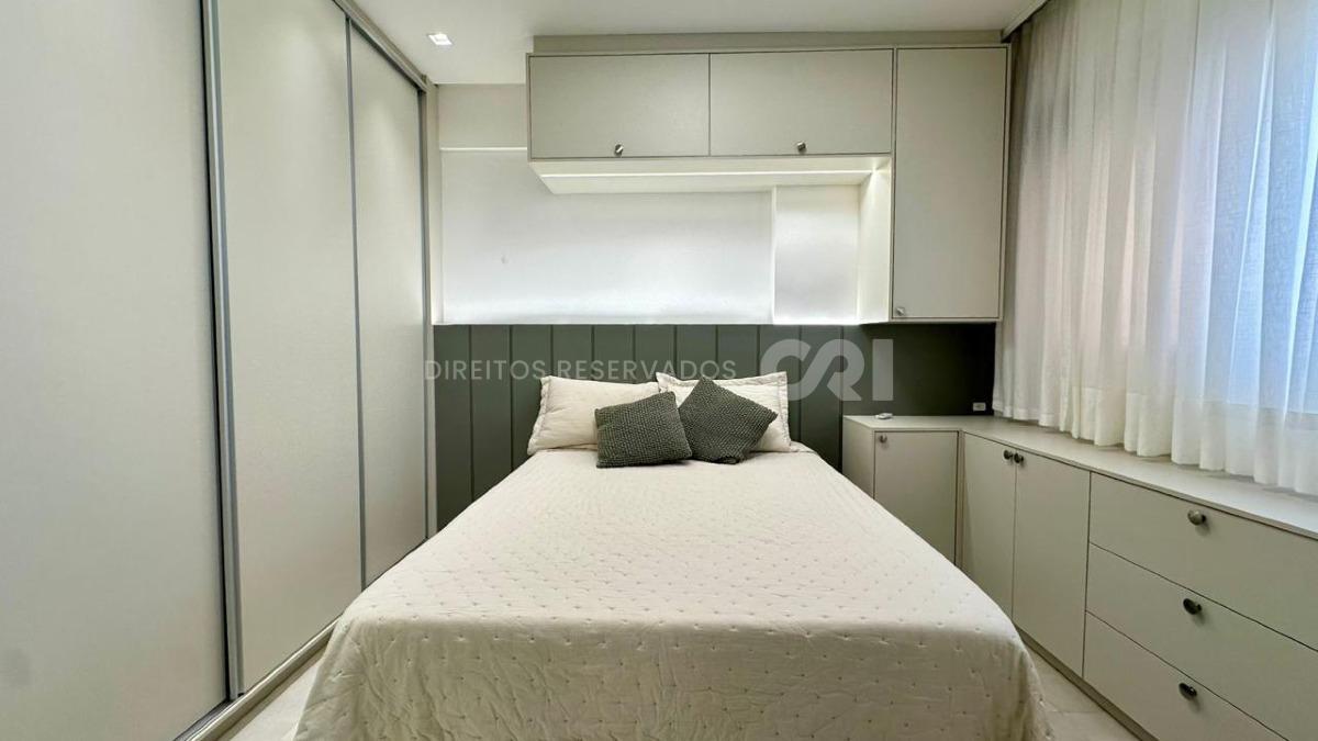 Apartamento com 3 suítes no Edifício Ville de Lyon na Meia Praia, Itapema