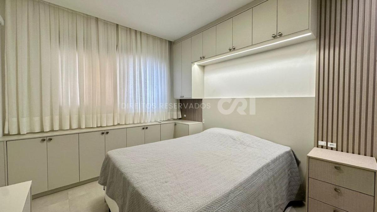 Apartamento com 3 suítes no Edifício Ville de Lyon na Meia Praia, Itapema