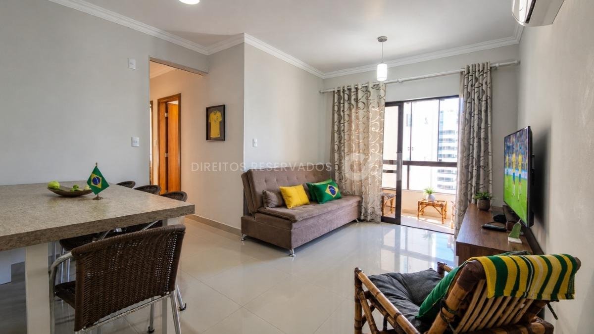 COPA: Apartamento com 2 Quartos no Residencial Anelise no Centro de Balneário Camboriú