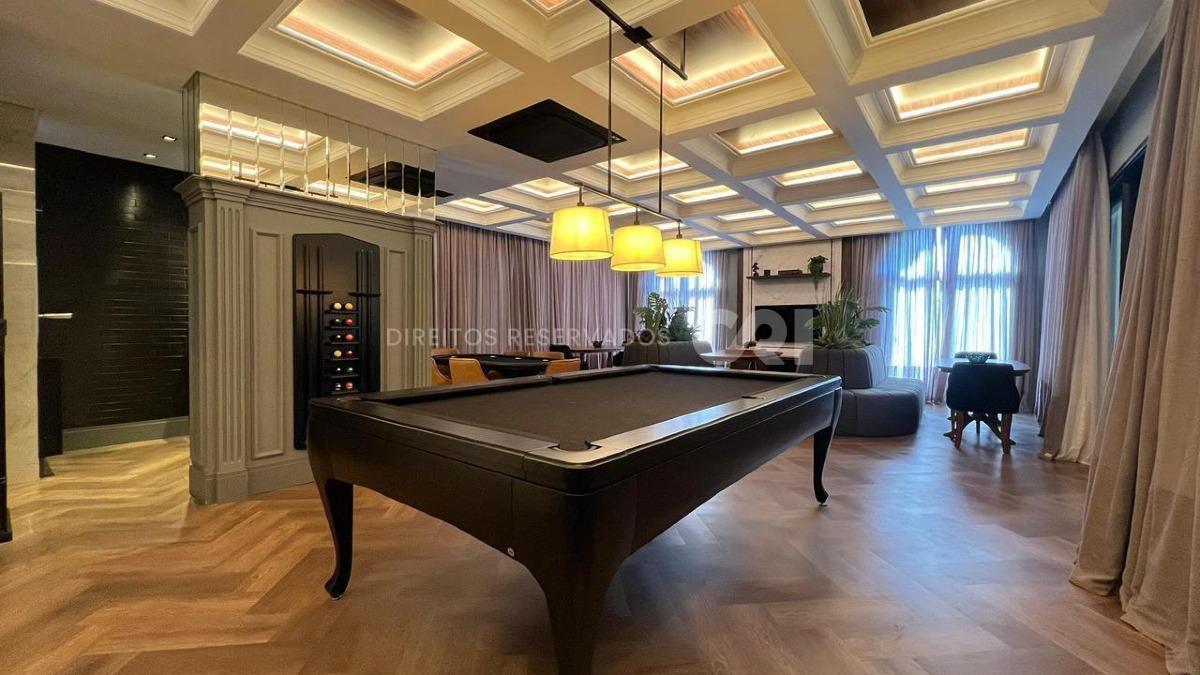 Apartamento com 4 suítes no Edifício St. Clair no Centro em Itapema