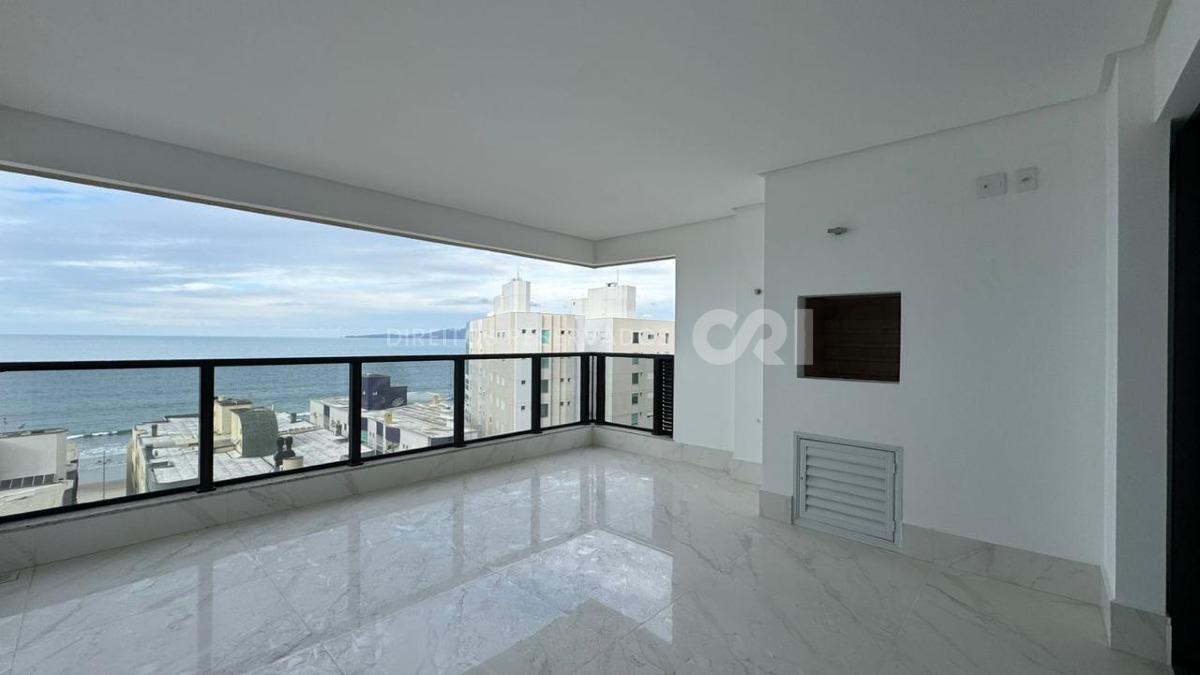 Apartamento com 4 suítes no Edifício St. Clair no Centro de Itapema
