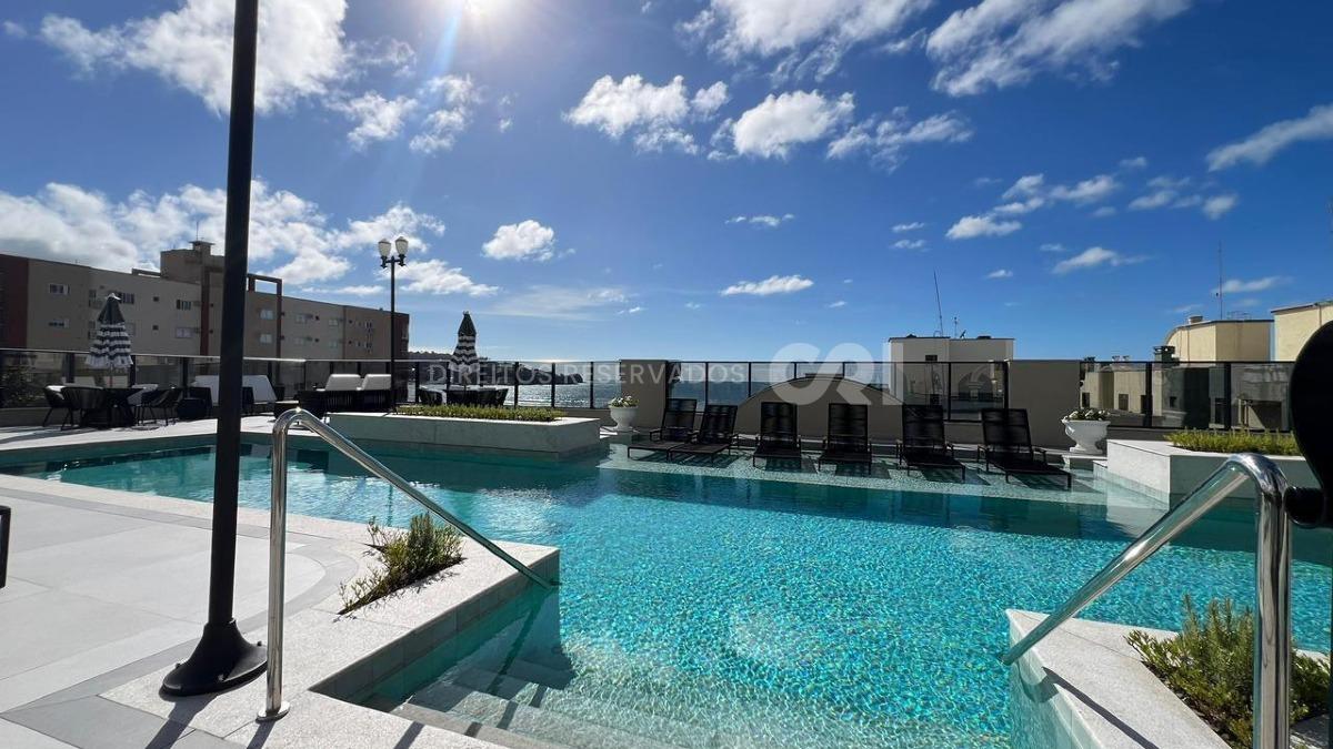 Apartamento com 4 suítes no Edifício St. Clair no Centro de Itapema