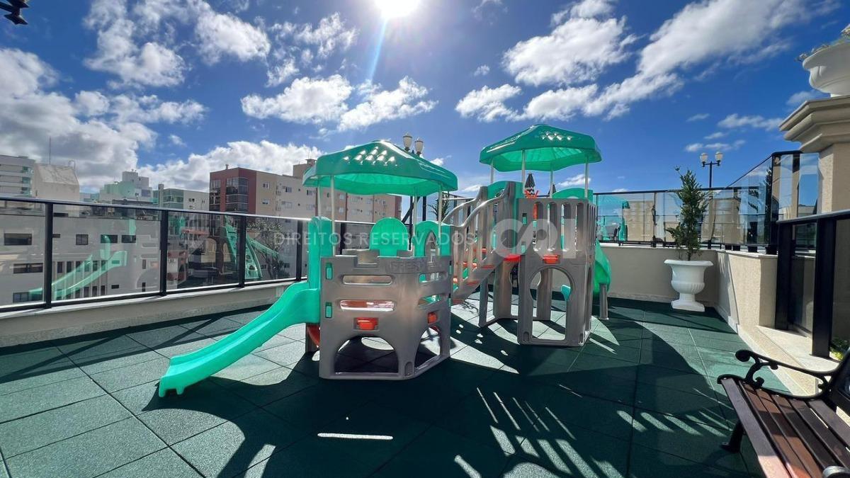 Apartamento com 4 suítes no Edifício St. Clair no Centro de Itapema