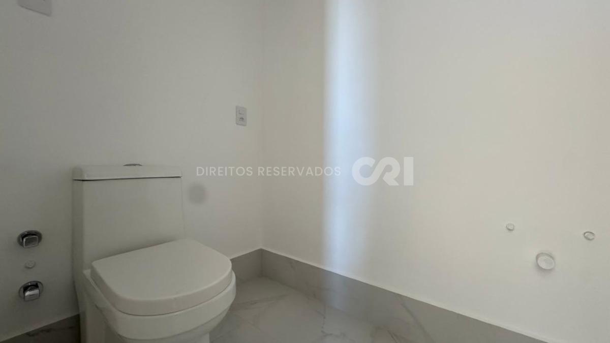 Apartamento exclusivo com 4 suítes no Edifício St. Clair no Centro de Itapema