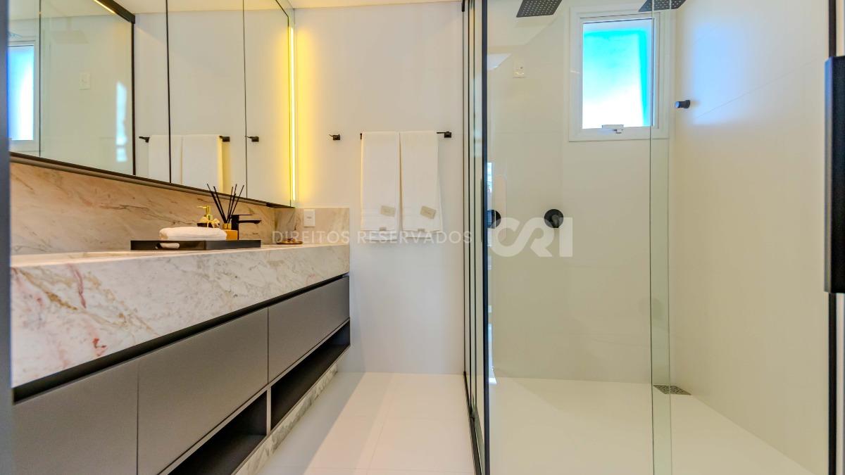 Cobertura duplex com 3 suítes no Hamptons Village no Centro de Balneário Camboriú