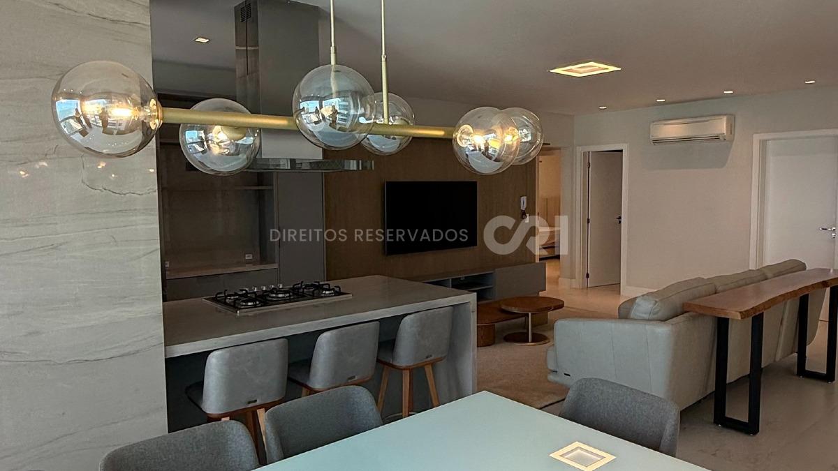 Apartamento com 3 suítes no Garden Square Residence na Meia Praia, Itapema