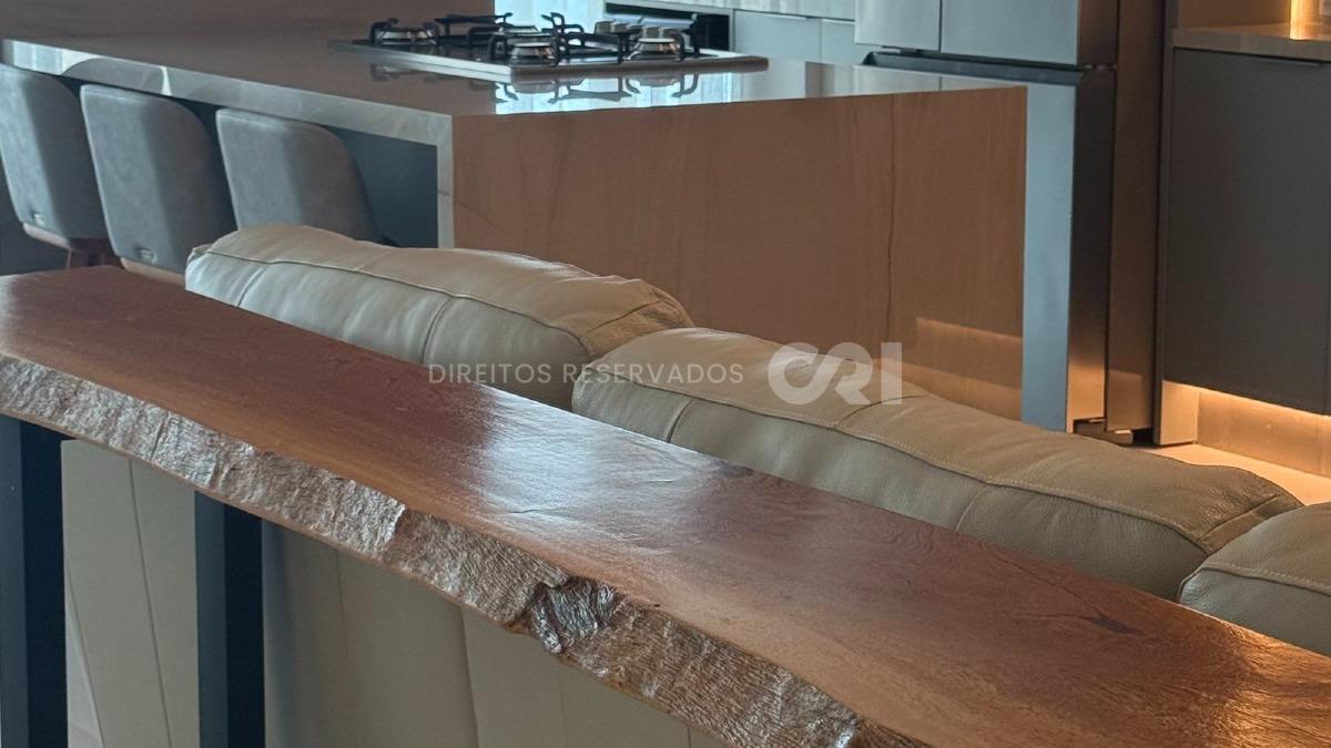 Apartamento com 3 suítes no Garden Square Residence na Meia Praia, Itapema
