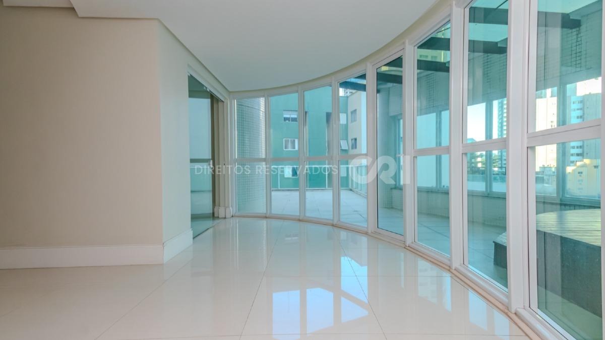 Apartamento com 3 suítes no Edifício Le Majestic no Centro, Balneário Camboriú