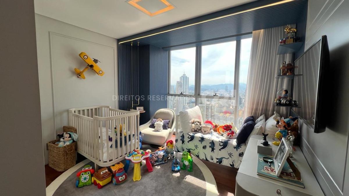 Apartamento com 3 suítes no Edifício Copenhagen na Barra Sul em Balneário Camboriú