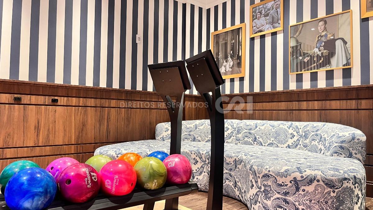 Apartamento com 4 Suítes no Residencial George VI no Canto da Praia em Itapema