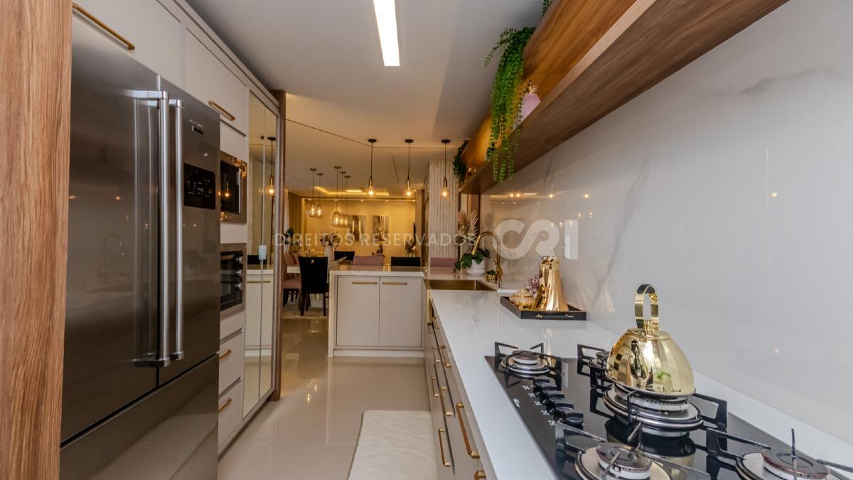 COPA: Apartamento com 3 suítes no Edifício Pienza na Meia Praia Itapema