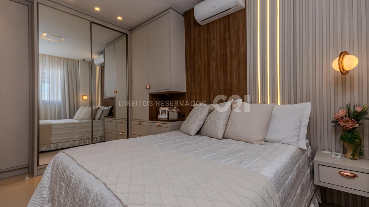 COPA: Apartamento com 3 suítes no Edifício Pienza na Meia Praia Itapema