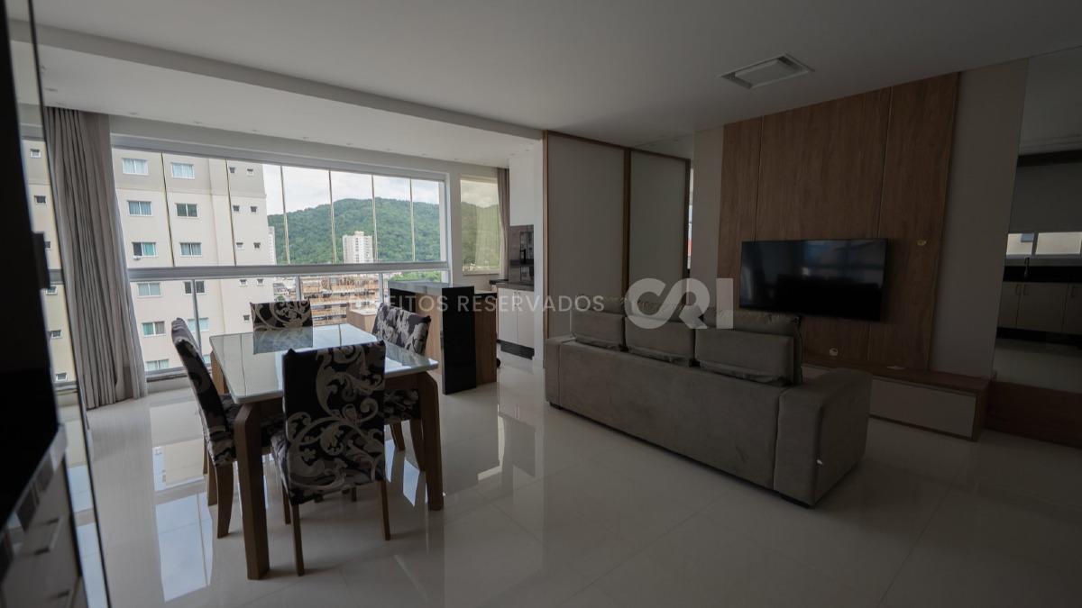 Apartamento com 3 suítes no Edifício Villa Guilhermina no Centro de Itapema