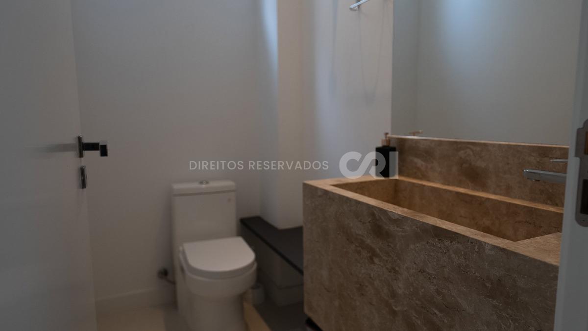 Apartamento com 3 suítes no Edifício Villa Guilhermina no Centro de Itapema