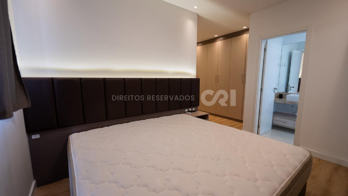 Apartamento com 3 suítes no Edifício Villa Guilhermina no Centro de Itapema