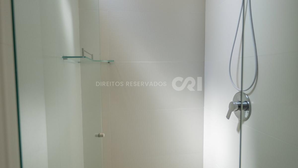 Apartamento com 3 suítes no Edifício Villa Guilhermina no Centro de Itapema