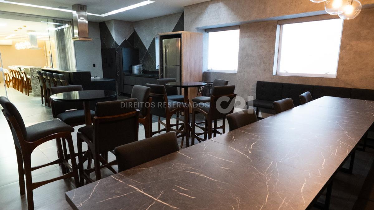 Apartamento com 3 suítes no Edifício Villa Guilhermina no Centro de Itapema