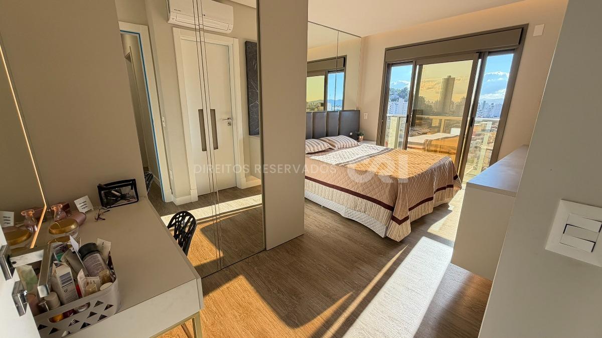 Apartamento com 3 quartos no edifício Classic no bairro Fazenda em Itajaí