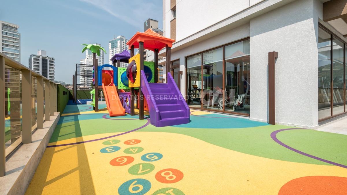Apartamento com 3 quartos no edifício Classic no bairro Fazenda em Itajaí
