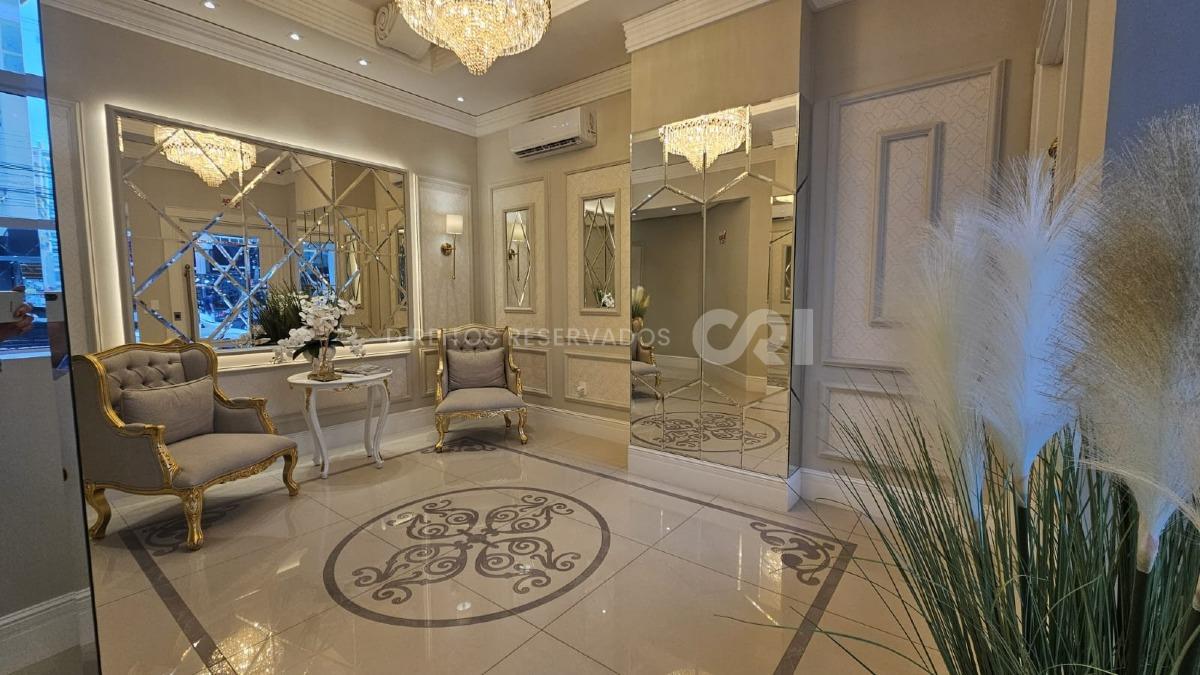Apartamento com 4 suítes Le Biarritz Résidence na Meia Praia em Itapema