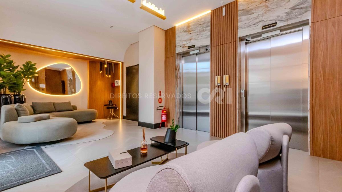 Apartamento com 3 suítes no edifício Porto Valência na Meia Praia em Itapema