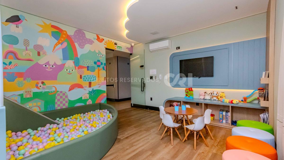 Apartamento com 3 suítes no edifício Porto Valência na Meia Praia em Itapema