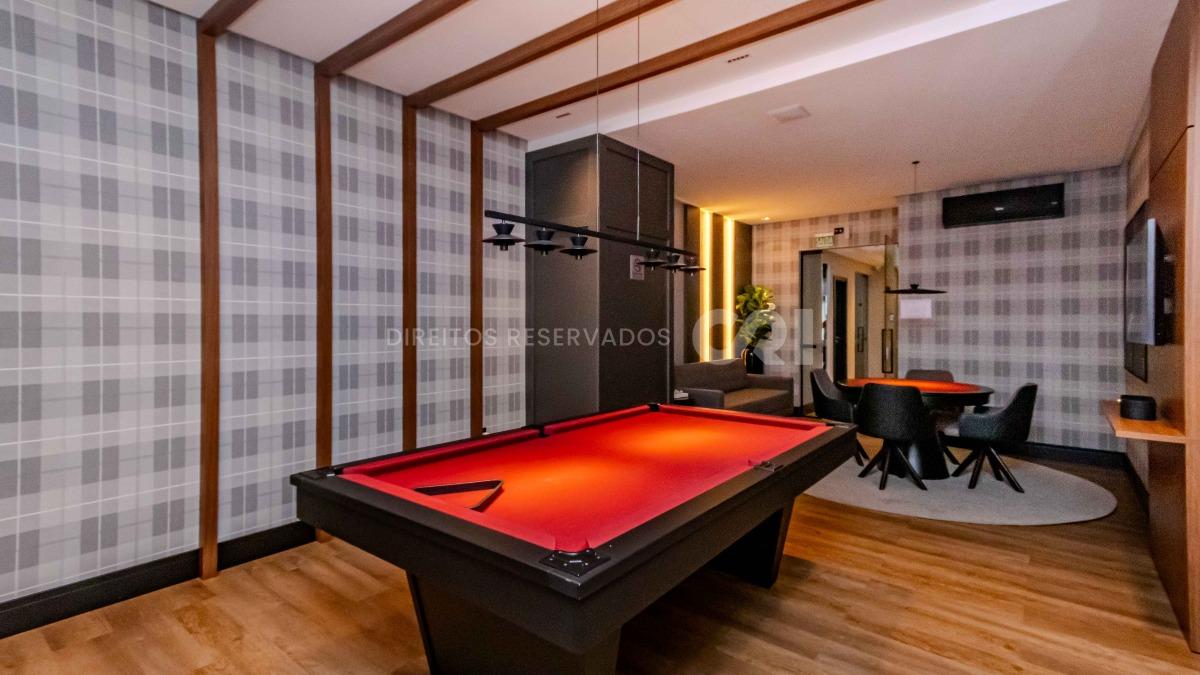 Apartamento com 3 suítes no edifício Porto Valência na Meia Praia em Itapema