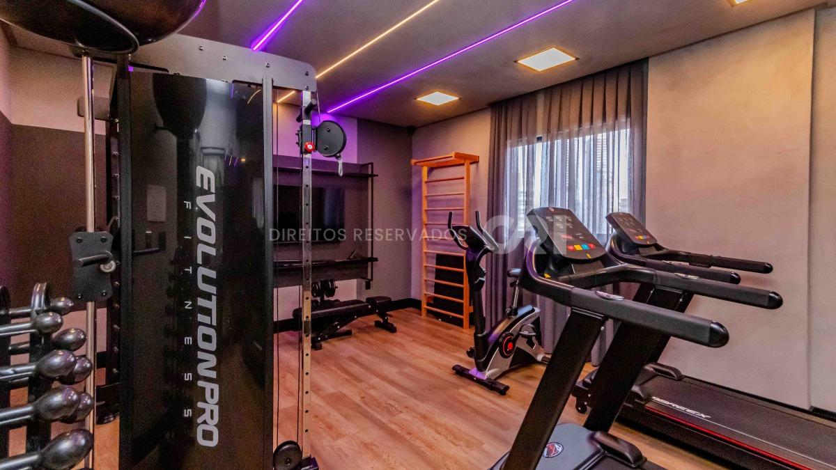 Apartamento com 3 suítes no edifício Porto Valência na Meia Praia em Itapema