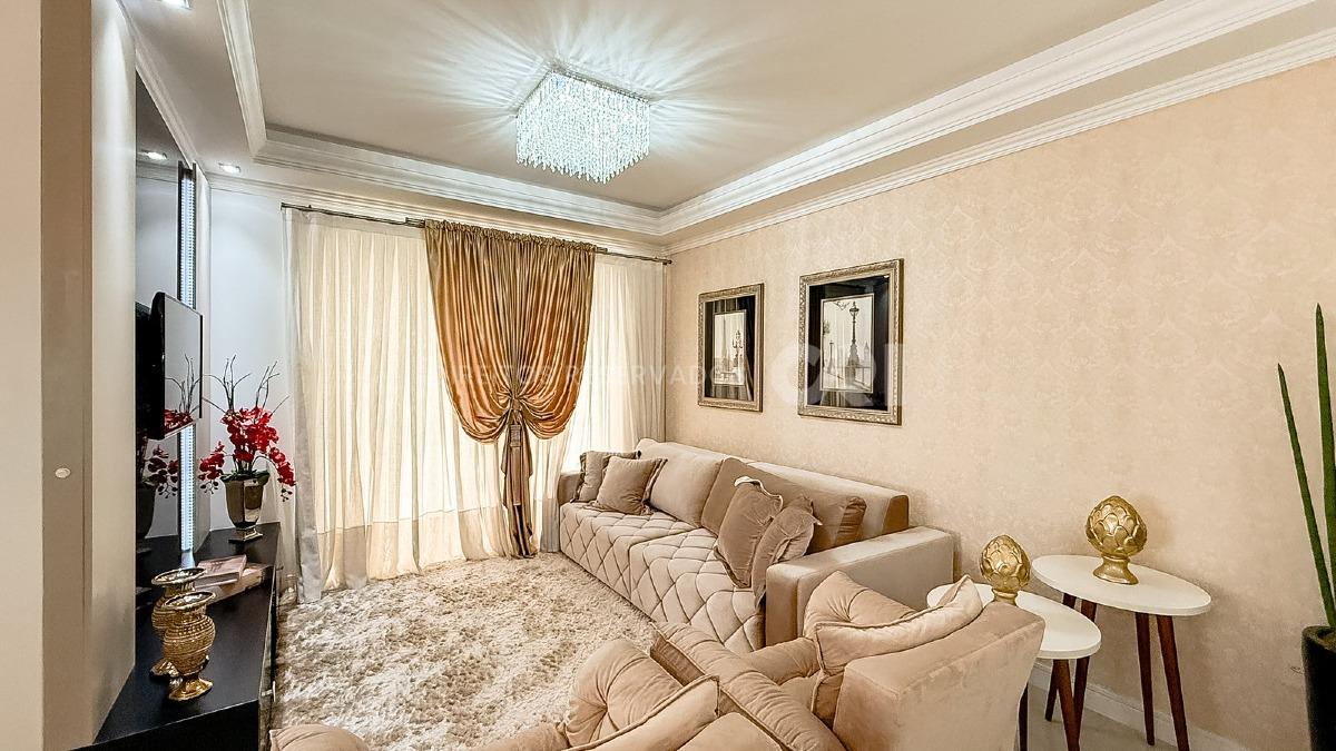 Apartamento com 4 suítes no Le Prestige na Meia Praia em Itapema