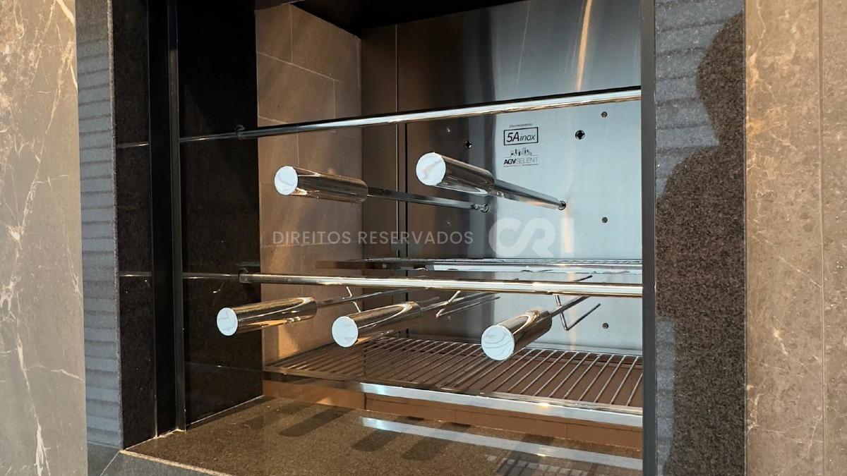 Apartamento com 3 suítes no Nizuc Residence na Meia Praia em Itapema