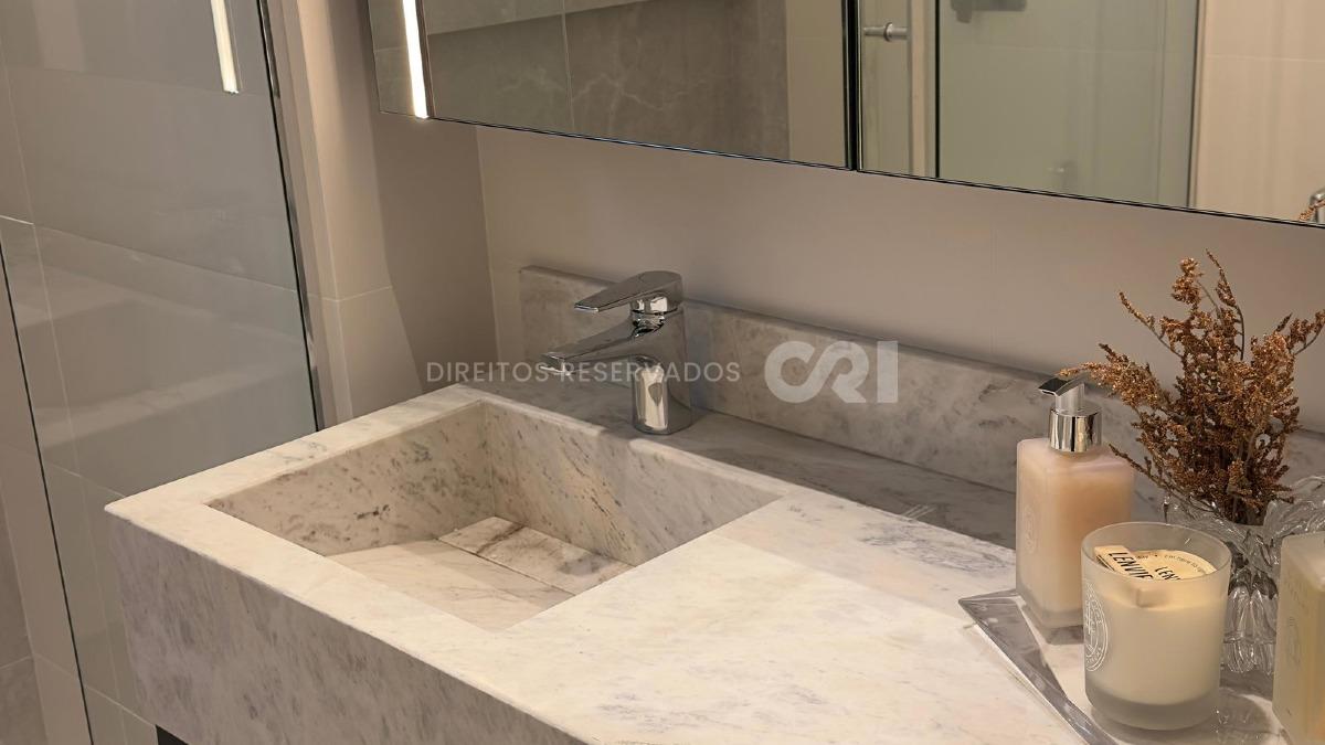 Apartamento com 3 suítes no Nizuc Residence na Meia Praia em Itapema