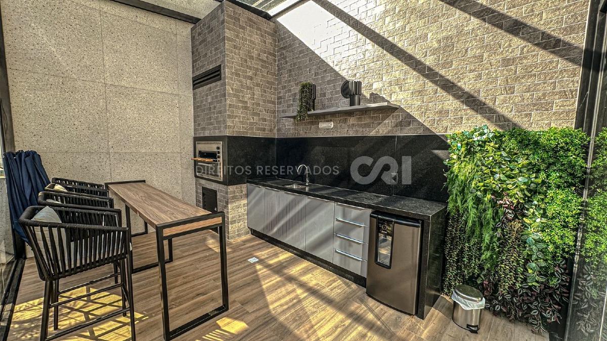 Apartamento com 3 suítes no Nizuc Residence na Meia Praia em Itapema
