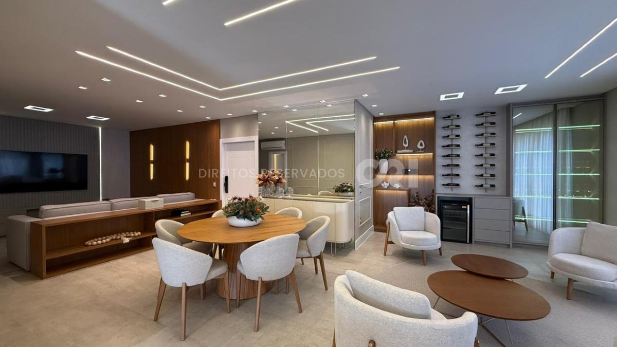 Apartamento quadra mar com 4 suítes no Residencial Milano na Meia Praia Itapema