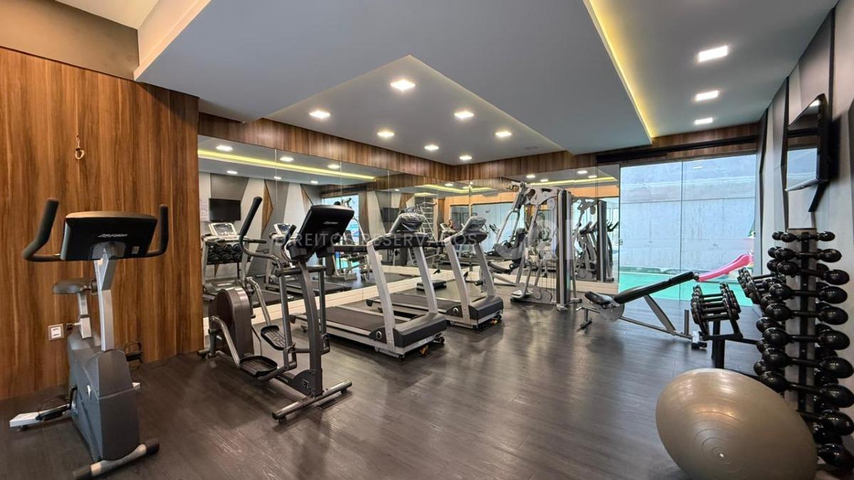 Apartamento quadra mar com 4 suítes no Residencial Milano na Meia Praia Itapema