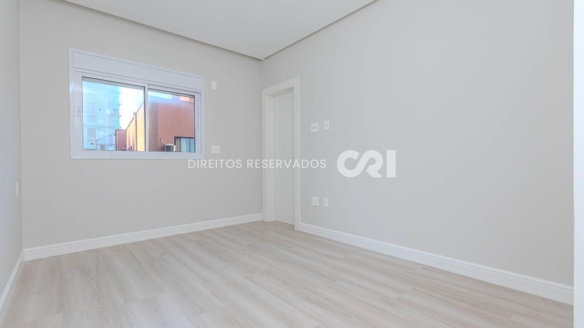 Apartamento com 4 suítes Le Biarritz Résidence na Meia Praia em Itapema